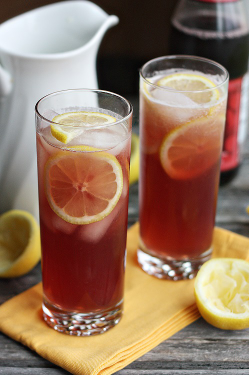 Pomegranate Lemonade at notyourmommascookie.com